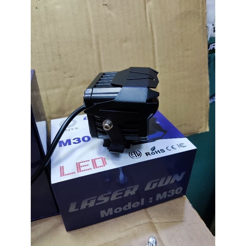 Lampu Vinyx M30 Putih Kuning