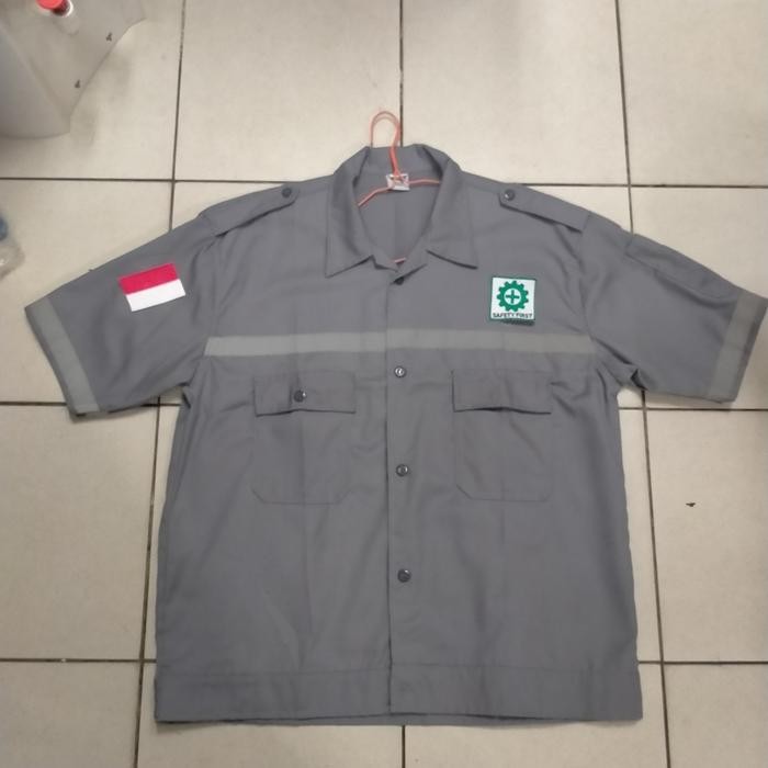 Terlaris Baju Safety Lengan Pendek Abu-Abu + Logo K3+ Logo Bendera