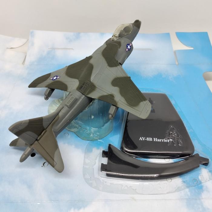 Diecast Miniatur Pesawat Tempur Av-8B Harrier Newray Sky Pilot