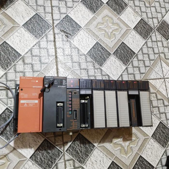 PLC MITSUBISHI A1S61PN + Q2ASCPU +A1SJ71QLR21+A1SX42 NORMAL BEST GRATIS ONGKIR