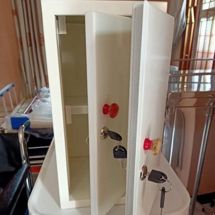 

lemari narkotika kecil besi