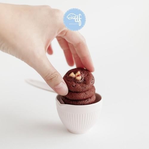 

Mini crunchy red velvet cookies