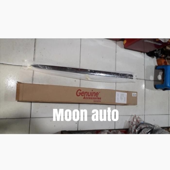List Chrome Pintu Belakang Samping Sebelah Kiri Luxio Kode 028