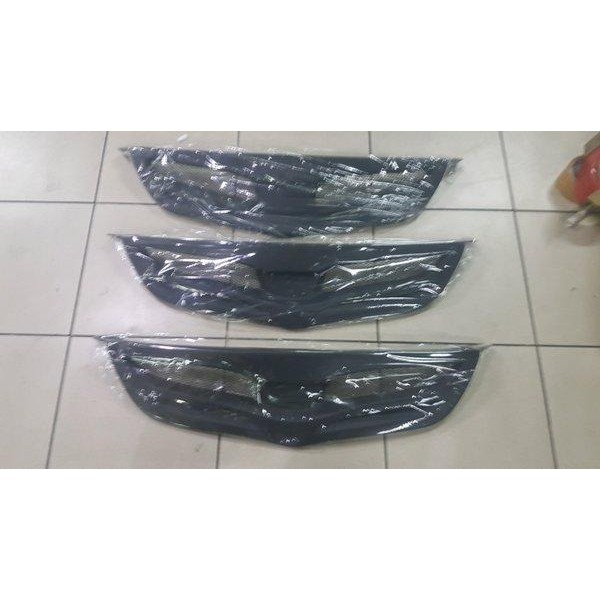 Grill Vios Limo Kode 039