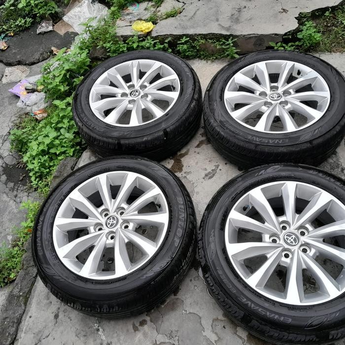 Velg bekas mobil OEM copotan Innova zenix + ban 215 60 17