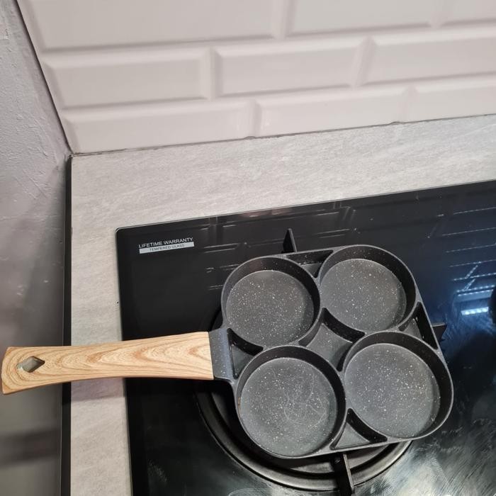 

Teflon 4 Lubang Anti Lengket Kue Lumpur Telur Ceplok Pancake Serbaguna Gratis Ongkir