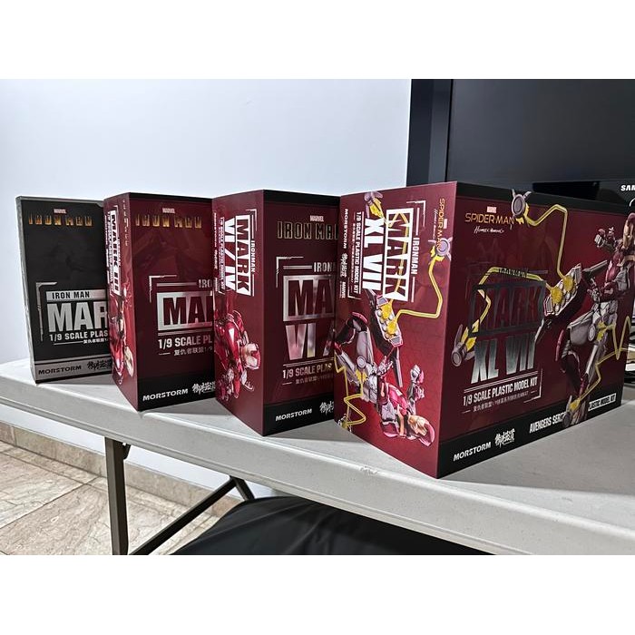 Morstorm Iron man iron spider deluxe not hot toys