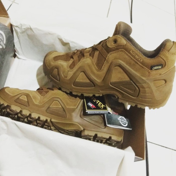 BEST SELLER sepatu lowa zephyr low coyote