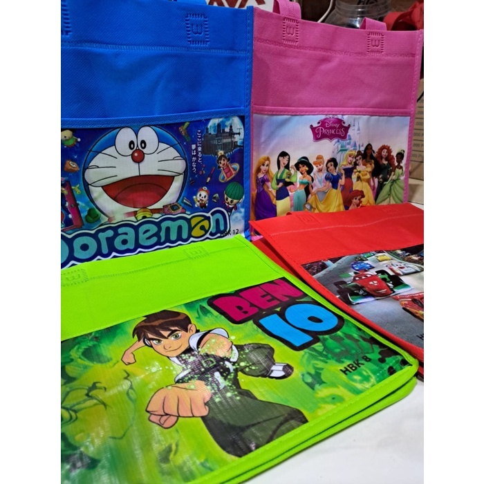 

Flashshow Goodie Bag Kartun/Animasi 25x25x18 - tas kain Handle - Spunbond