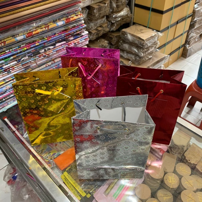 

Flashshow Paper Bag Hologram, Paper Bag Mengkilat, Glossy, Kantong Bingkisan