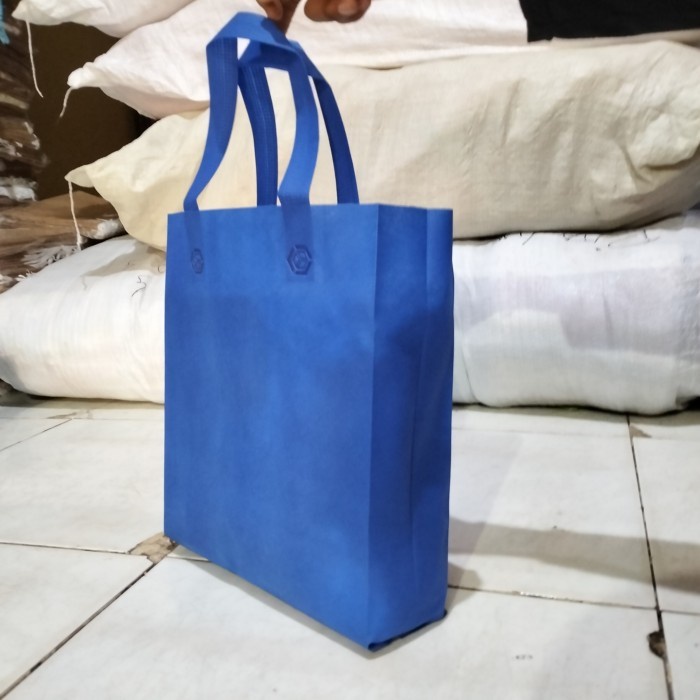 

Flashshow goodiebag hampres lipat samping 30x40 spunbond lusinan 12 tas