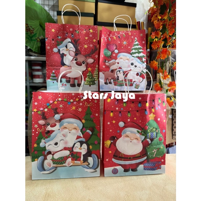 

Flashshow Paper Bag Natal Sedang , Goodie Bag, Kantong Kertas, Packing Kado