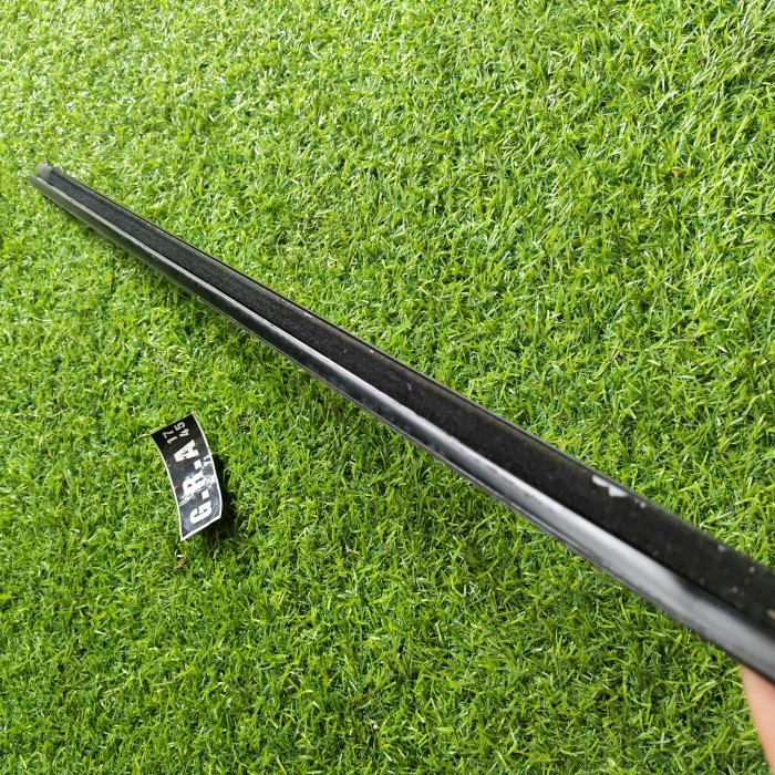 Pelipit Kaca Pintu Dalam Kiri Belakang Mitsubishi Galant Lele Bekas