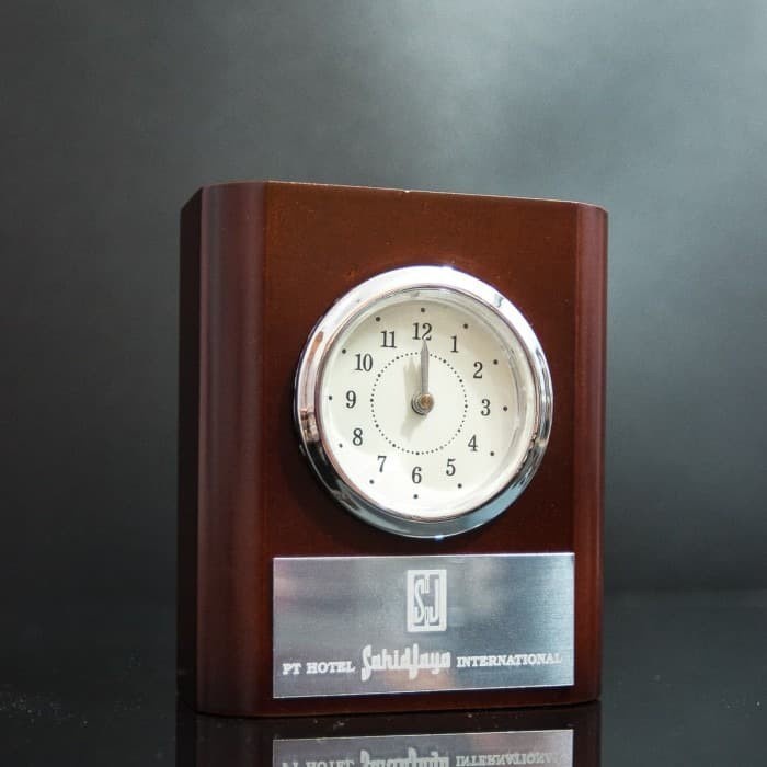 

Jam Meja Tempat Pulpen Kayu Persegi, Analog Clock Desk with Pen Holder