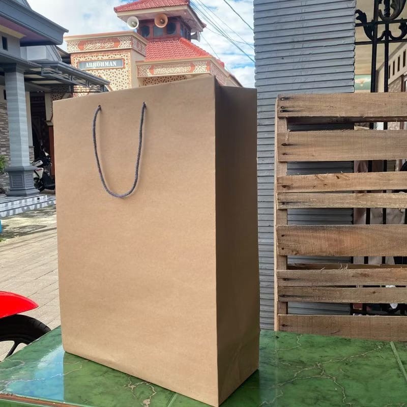 

Paper Bag Coklat Polos Ukuran 30x12x40 (paket 12pcs) |Tas Kertas |Tas Kado |Tas Souvenir |Paper bag Hampers