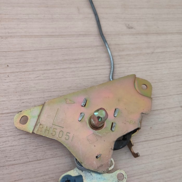 Doorlock Kiri Buka Pintu Sliding Tengah Origjnal Daihatsu Zebra Espass Asli 100%