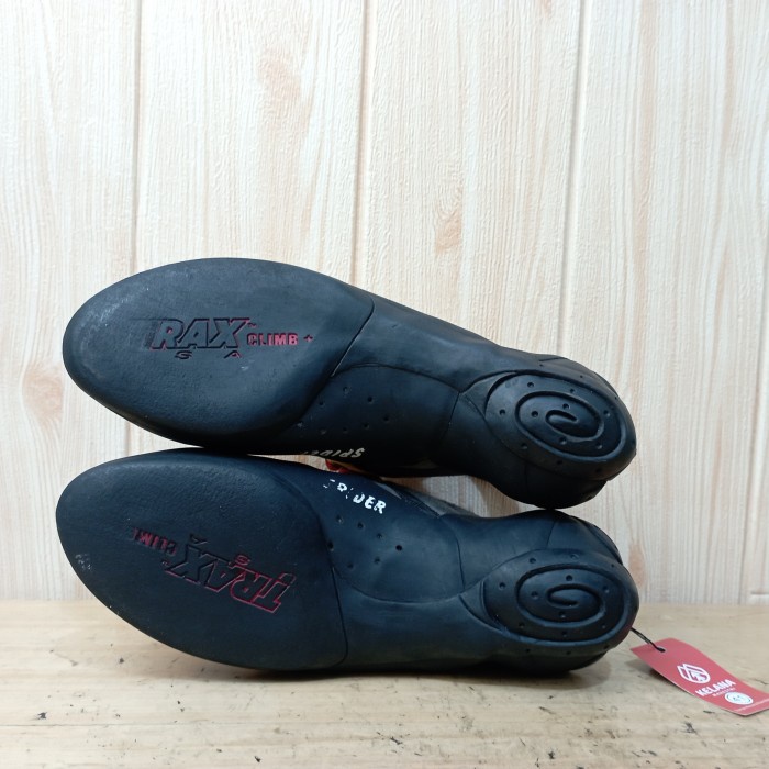 Nepa Sepatu panjat Climbing shoes