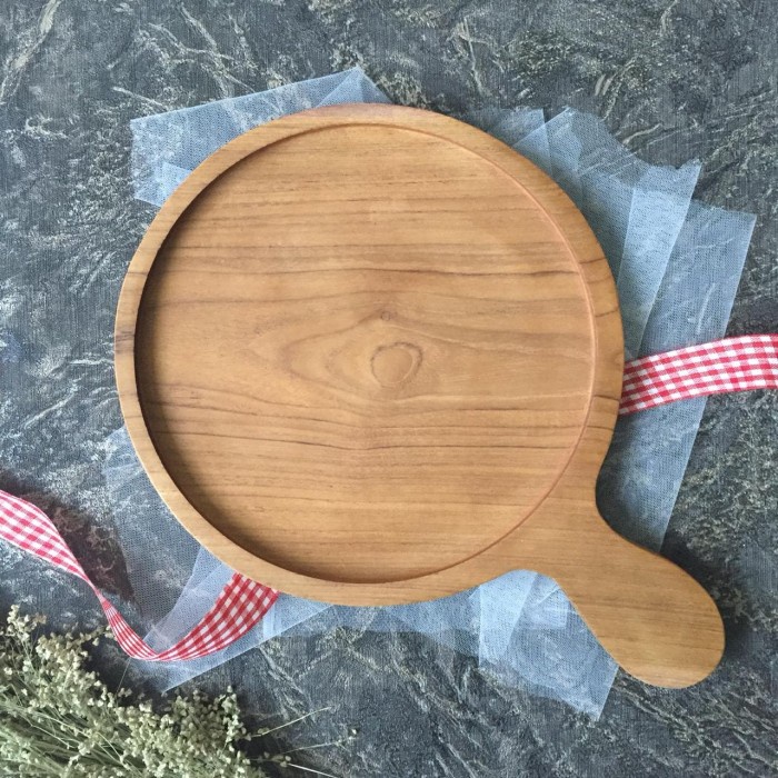 PREMIUM Pizza pan kayu solid jati diameter 22 cm.