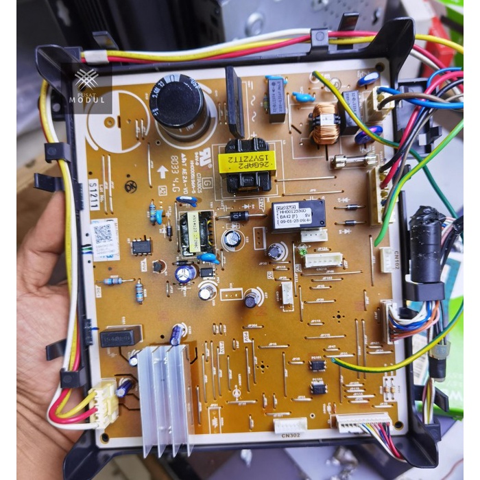 modul pcb kulkas hitachi inverter R-H24PGD4-SLS / logic board hitachi inverter refrigerator /