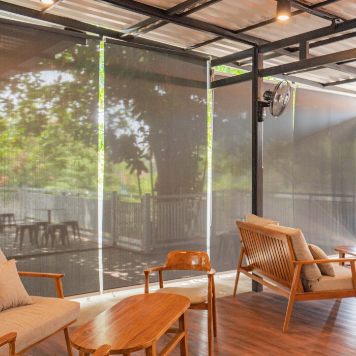 Tirai Penahan Air Hujan - Tahan Panas