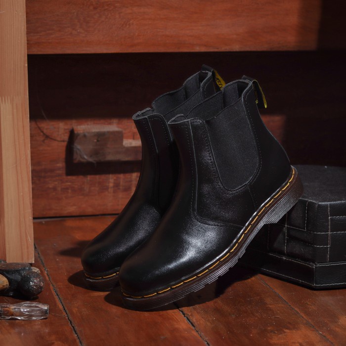 chelsea boots sepatu boot tanpa tali sepatu boot docmart boot pria