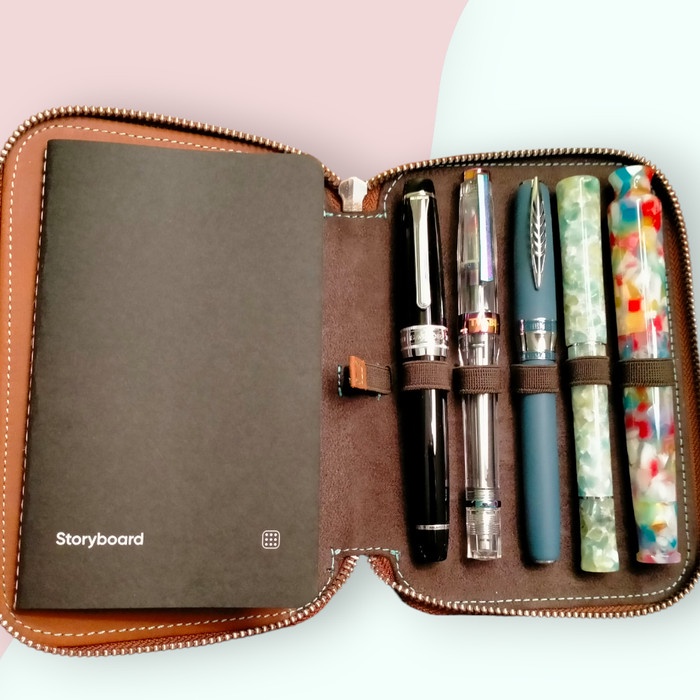 

Sale Terbatas Endless Leather Adjustable Pen Pouch /Pen Case (5 Slots)