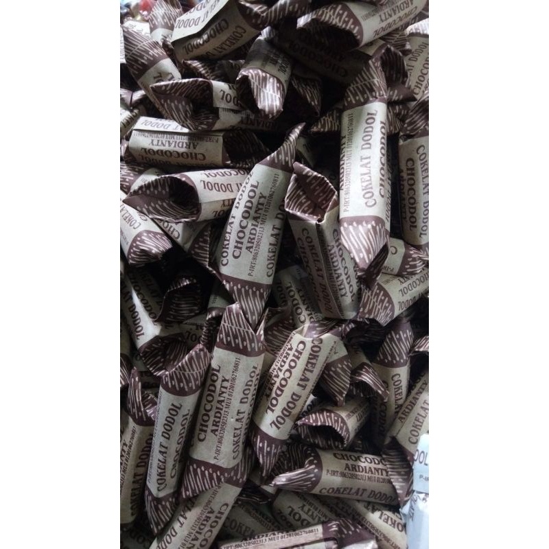 

Dodol Garut rasa coklat kekinian 1kg dijamin murah enak manis legit fresh KK