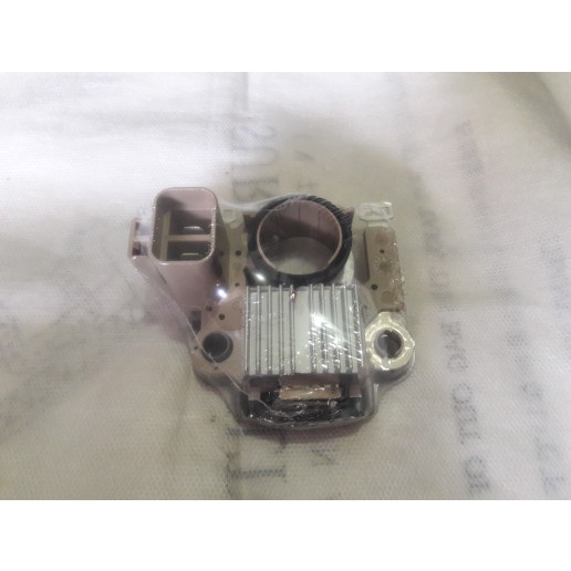 IC regulator alternator / IC dinamo ampere nissan terrano