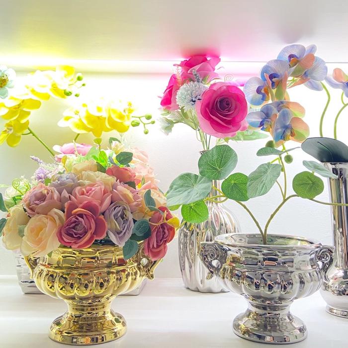 Barang Terlaris Full Set Vas Bunga Keramik & Rangkaian Bunga Mawar Kecil / Baby Rose Premium Packing