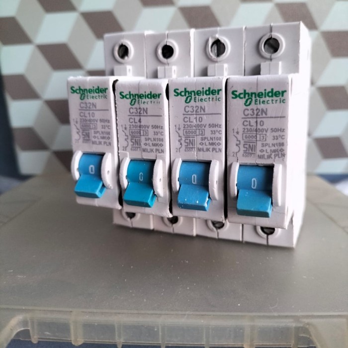 (Good) MCB SCHNEIDER PLN MODIF/ ANTI JEGLEK/2A/6A