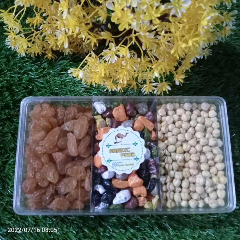 

HJ paket hampers cemilan oleh oleh haji dan umroh exclusive