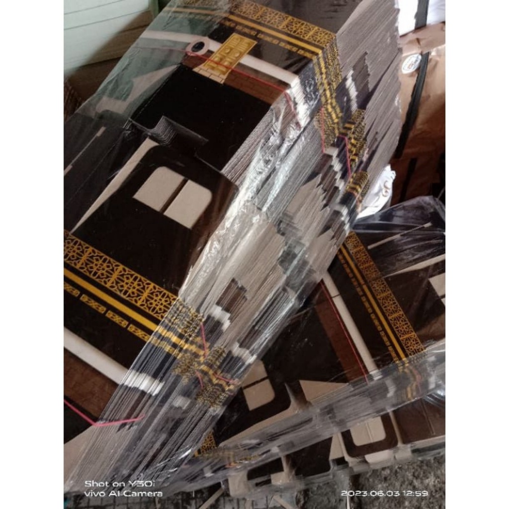 

HJ Kardus Kosong Unik [ 1 Pack isi 50 Pcs ] Bentuk Ka'bah Oleh Oleh Haji Umroh Bentuk Ka'bah Premium