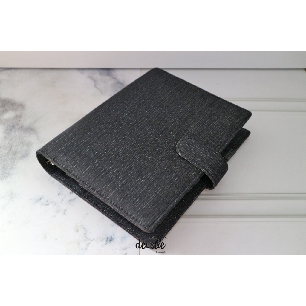 

Aruna- BINDER BAHAN JEANS & LINEN A5 PREMIUM TERMURAH