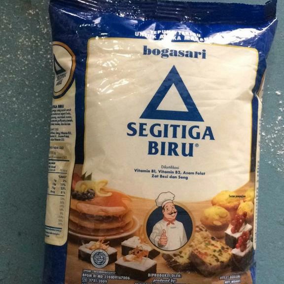 

Tepung Segitiga Biru PREMIUM 1 dus ( 12 piece )