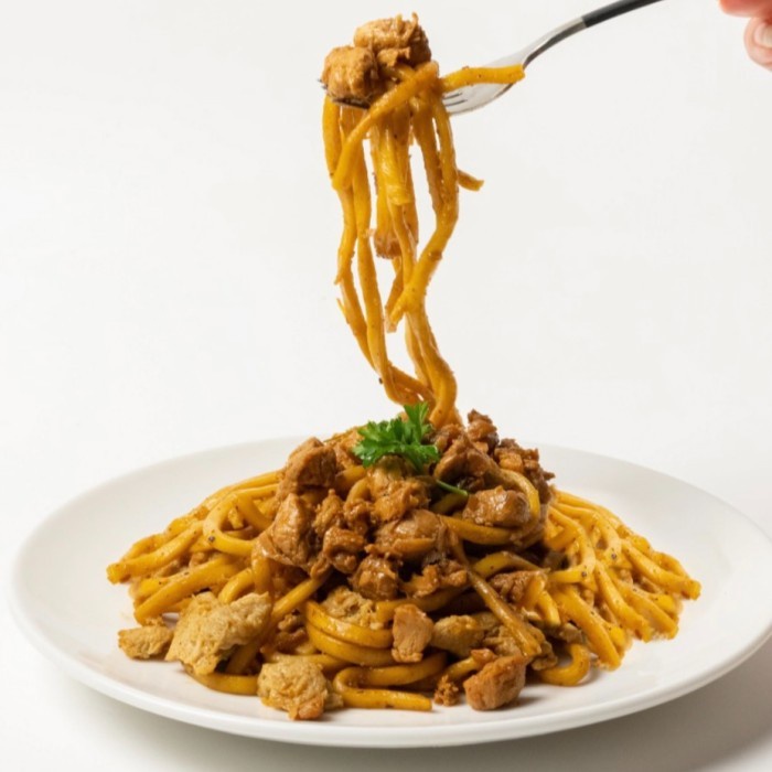 

(Good) Zero Oil Mie 'Goreng' Jawa with Chicken Breast. Healthy Diet Catering