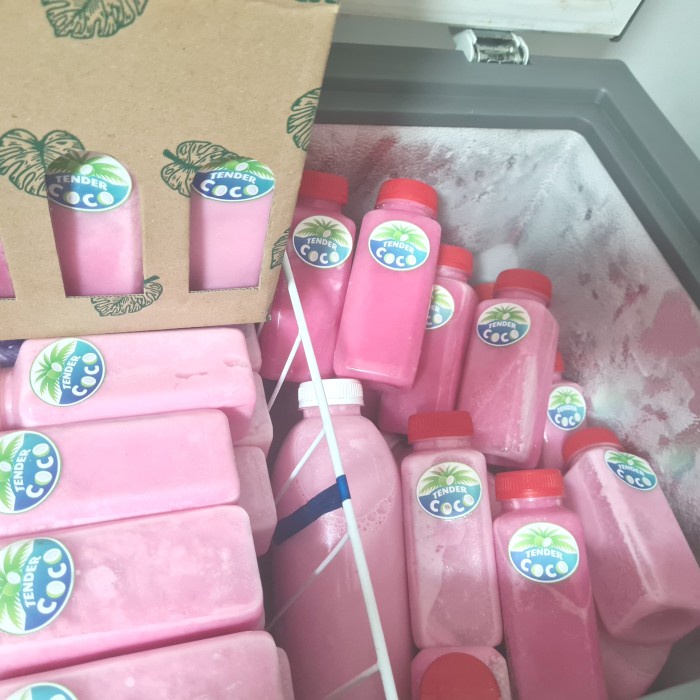 

Sale Terbatas 1 Box Hampers Ice Kopyor Isi 6 Botol Size 250 Ml Aman