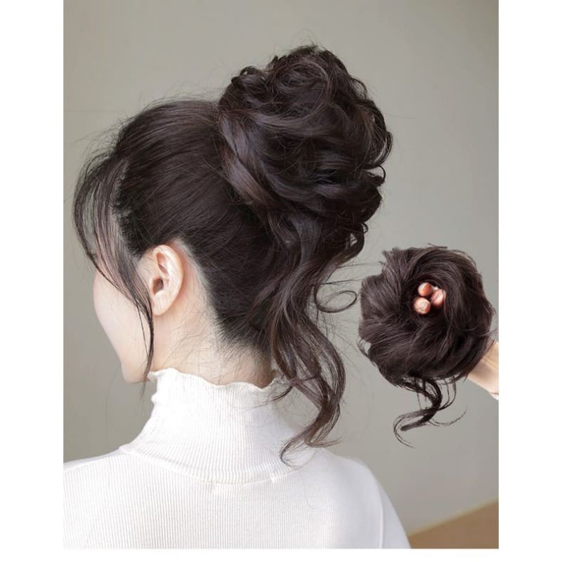 - IKAT RAMBUT MODEL WIG SANGGUL CEPOL MESSY CURLY HAIR KOREAN STYLE RAMBUT PALSU KERITING ELEGANT