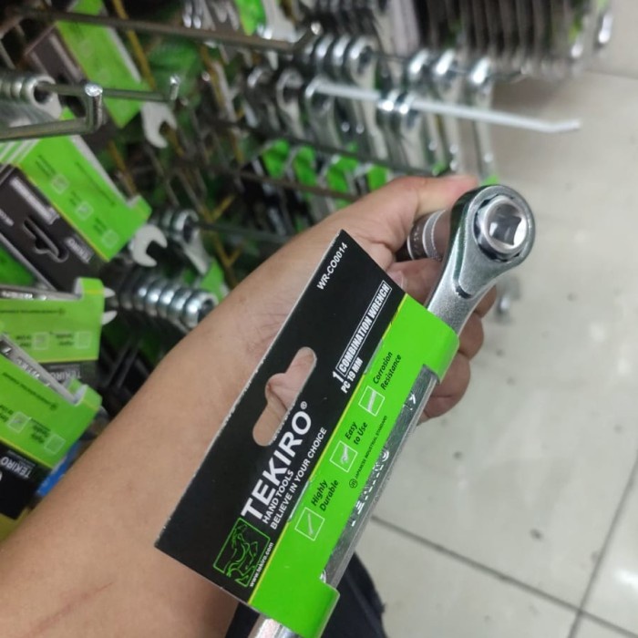 terbaru  tekiro kunci shock busi 16 mm 3/8" dr with magnet ready