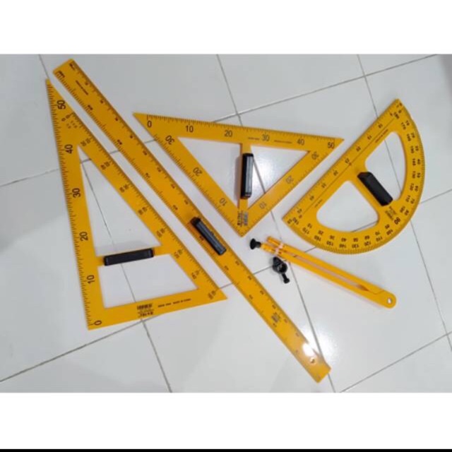 

penggaris plus jangka set isi 5 item whiteboard ( pakingan terbaik se online) ( ada yang loosepack
