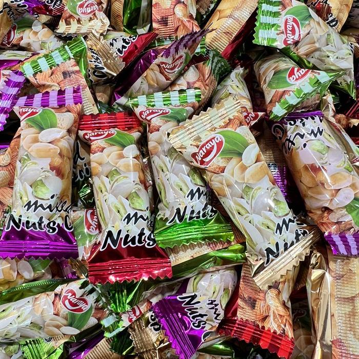 

terbaru !!! permen kacang mix pistachios,almond kemasan 1kg cemilan candy food ready