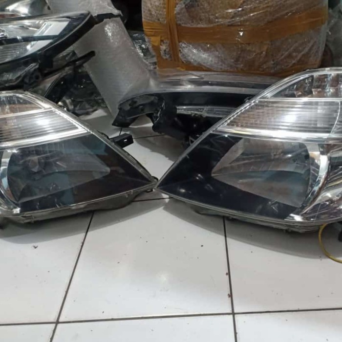 Headlamp Lampu Depan Honda Stream 2002 2003 (Laik Pakai)