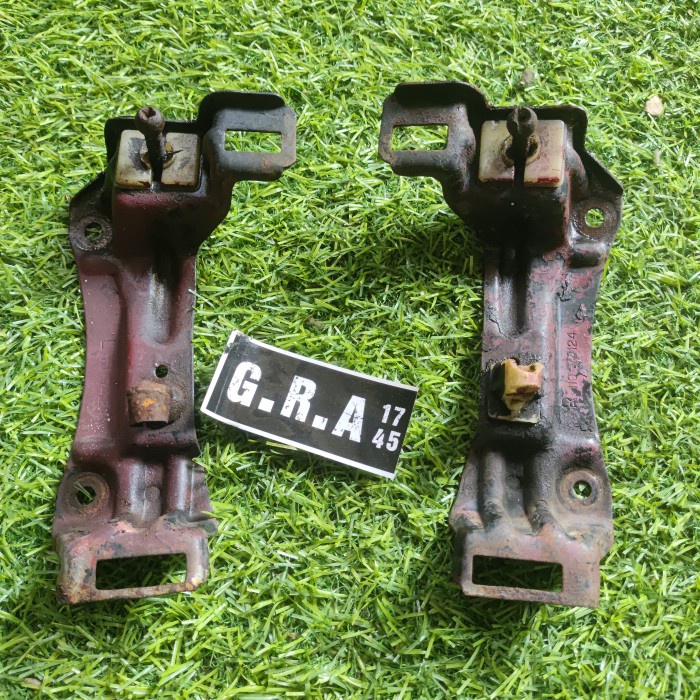 Bracket Headlamp Toyota Starlet Kotak Ep70/71 (2Nd)