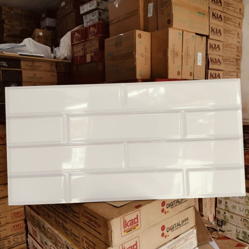 KERAMIK DINDING CUTTING BATA KIA RECTIFIED IGLO WHITE 30X60 KW1 AY0