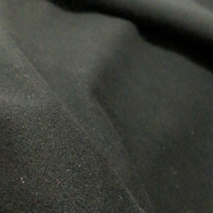 ..... Kain Hitam Bludru Halus Crv