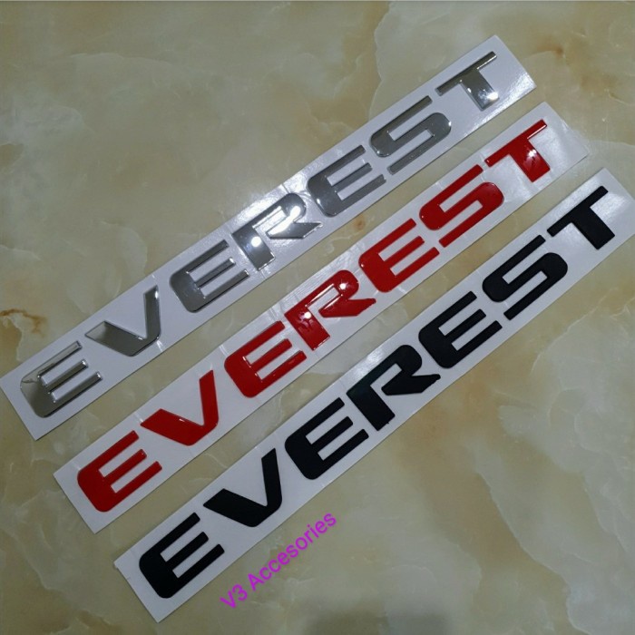 Emblem Kap Mesin EVEREST