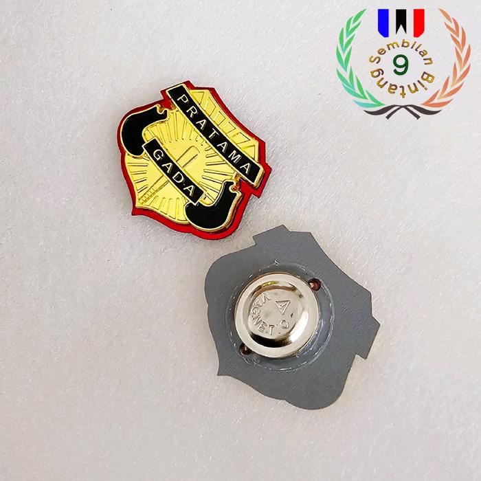 

BERMUTU Pin Gada Pratama Akrilik Magnet Motif Timbul 3D