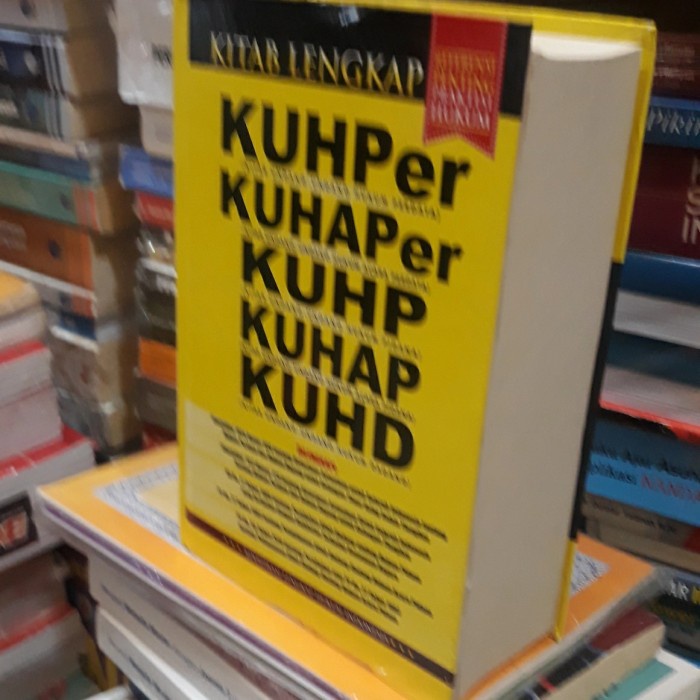 

SALE !!! BUKU KITAB LENGKAP KUHPER KUHAPER KUHP KUHAP KUHD. READYY