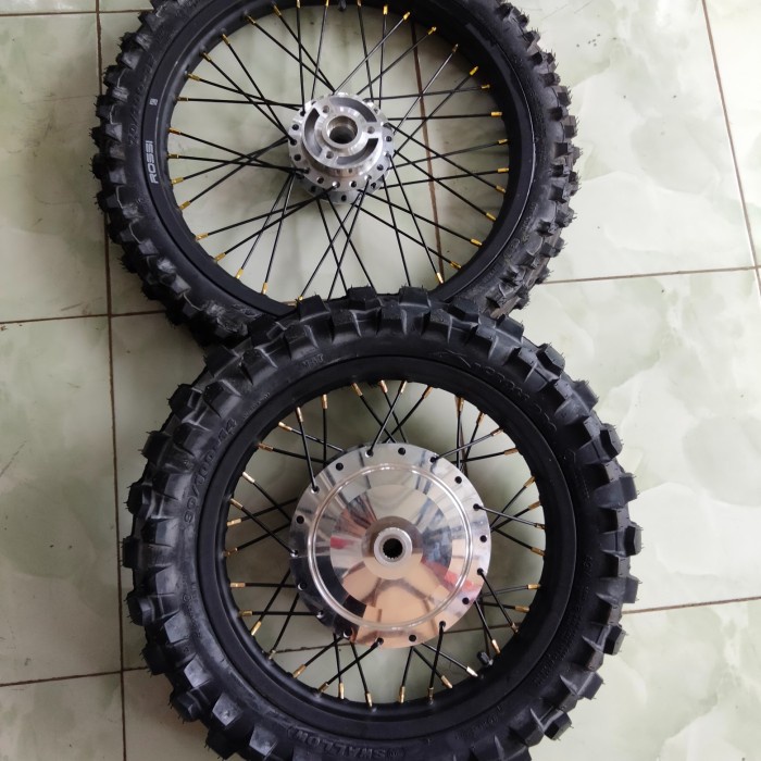 velg Yamaha x ride ring 14 x160 dan 17x140 plus ban