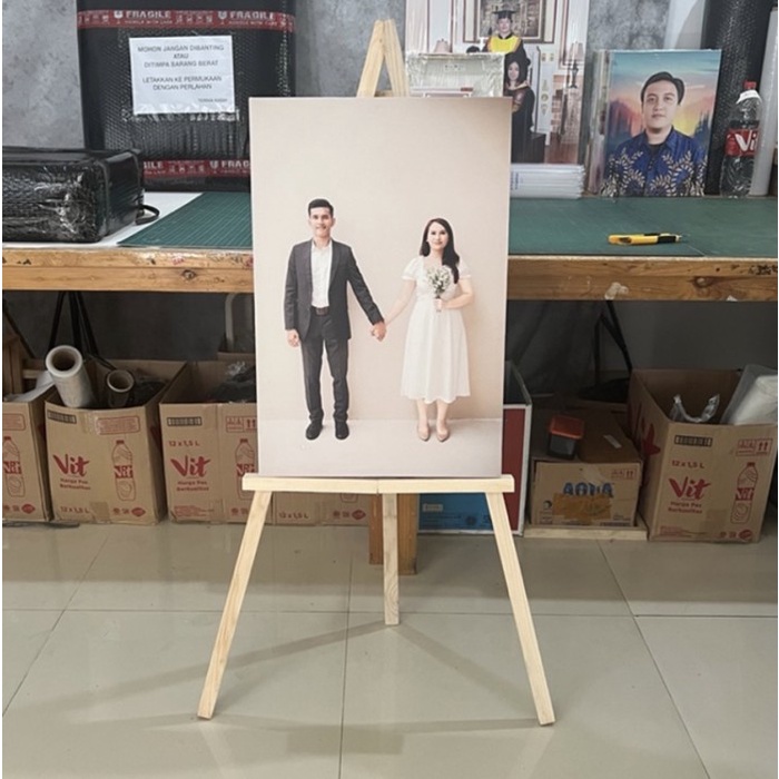 

BISA GRAB! Easel / Stand Kayu / Tripod Kayu untuk Foto