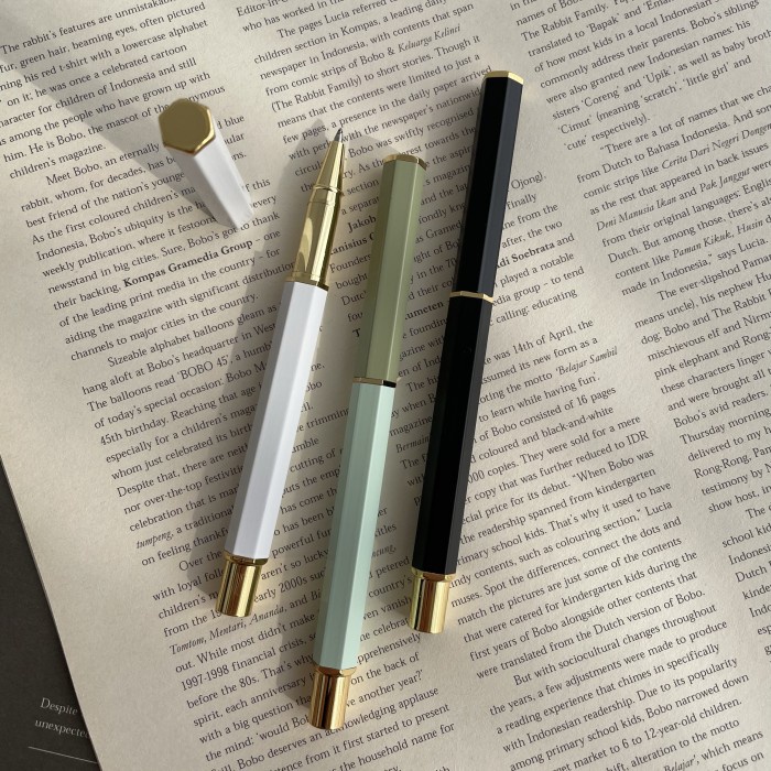 

Terlaris 5 Colors Hexagon Pen (Metal)